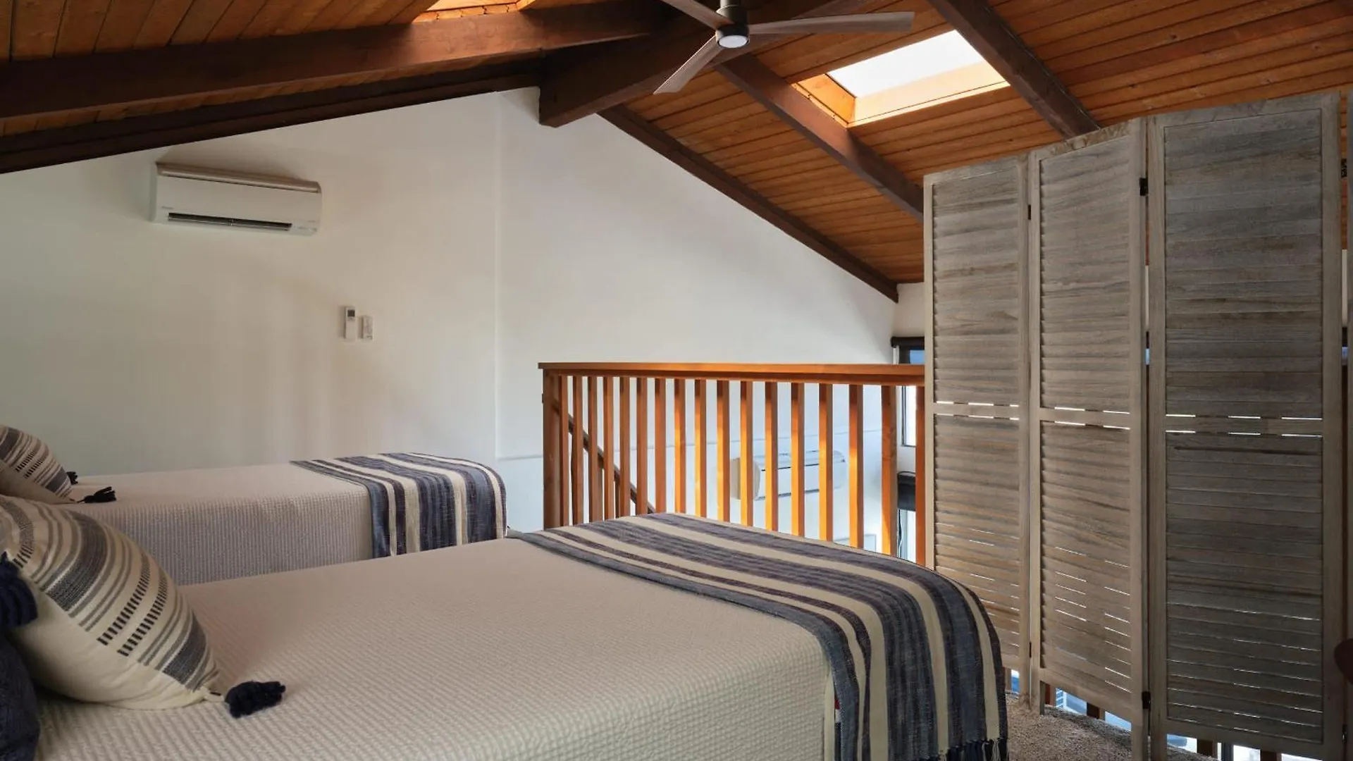 キヘイ Stylish Maui Loft Split Ac Ocean Views Lanaiヴィラ 別荘